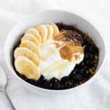 oatmeal bowl with blueberries and bananas