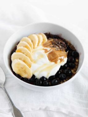 oatmeal bowl with blueberries and bananas