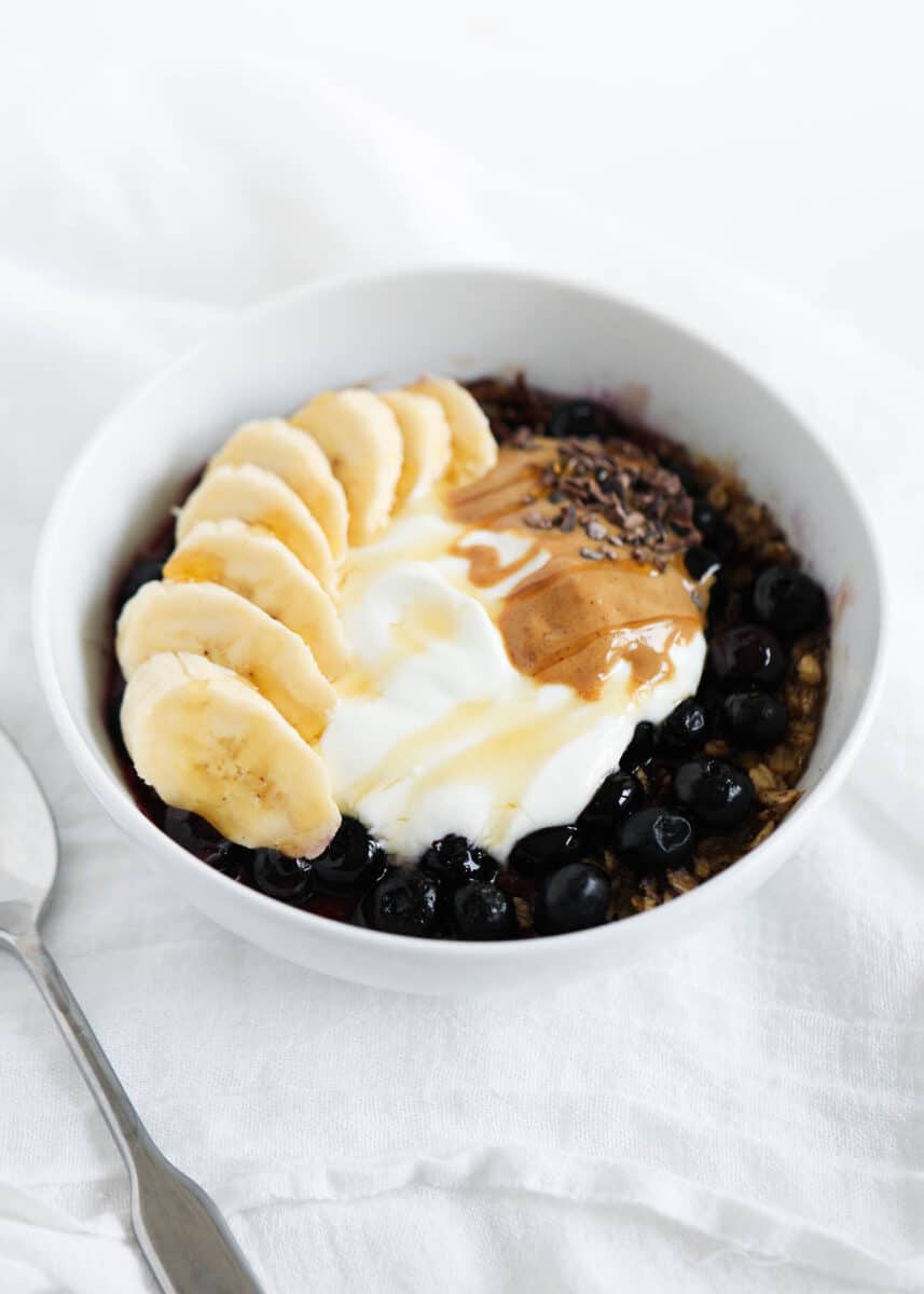 oatmeal bowl with blueberries and bananas