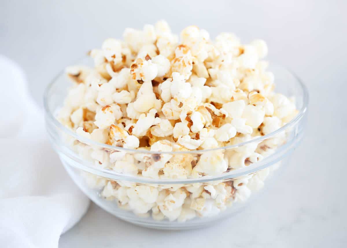 Easy Kettle Corn - Baking Mischief