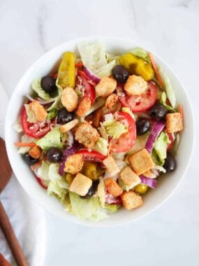 olive garden salad recipe in a bowl