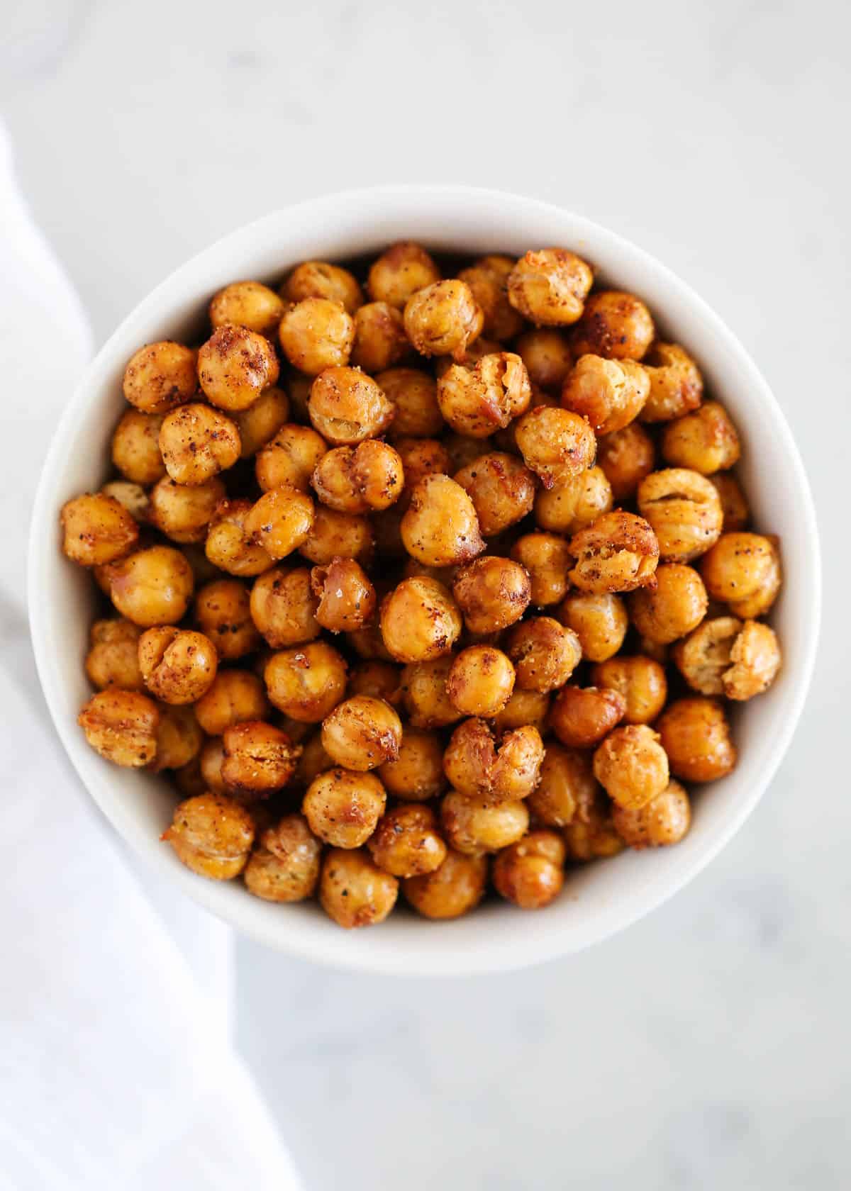 cooked chickpeas in bowl