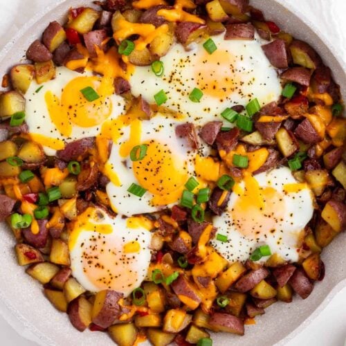 Egg, Hash Brown & Bacon Breakfast Skillet