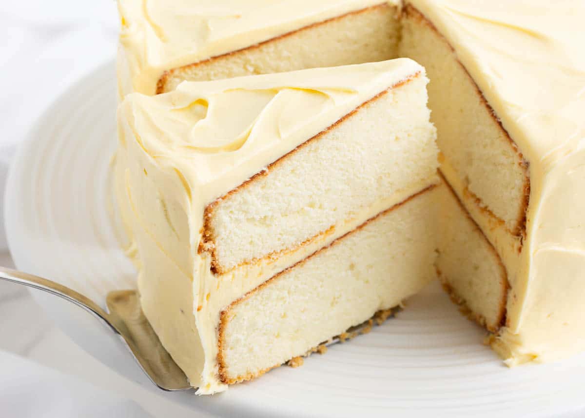 https://www.iheartnaptime.net/wp-content/uploads/2022/05/I-Heart-Naptime-homemade-vanilla-cake-2.jpg