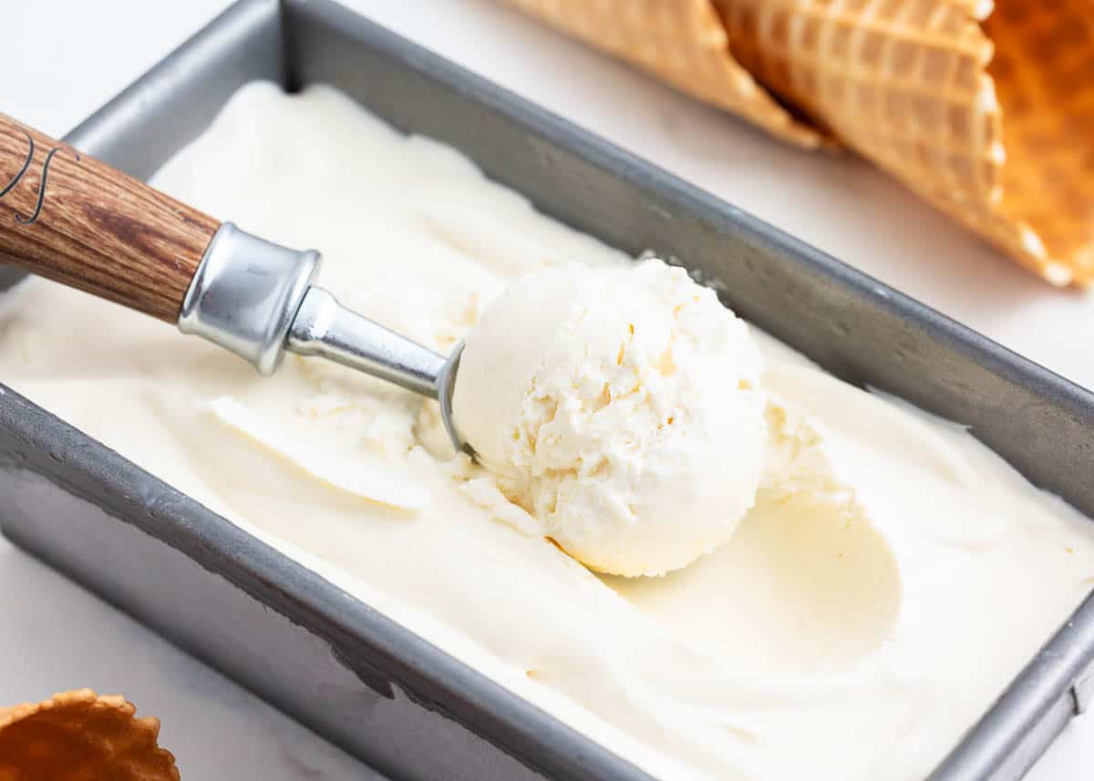 EASY Homemade Vanilla Ice Cream - I Heart Naptime