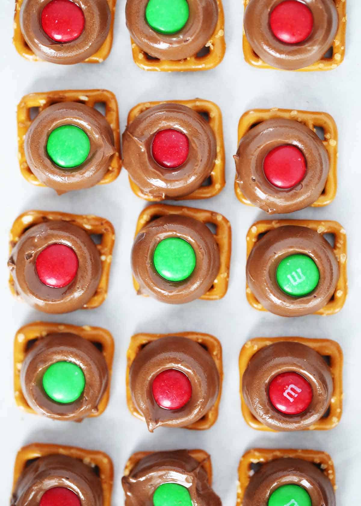 Chocolate M&M Pretzel Bites (+Video) - The Country Cook