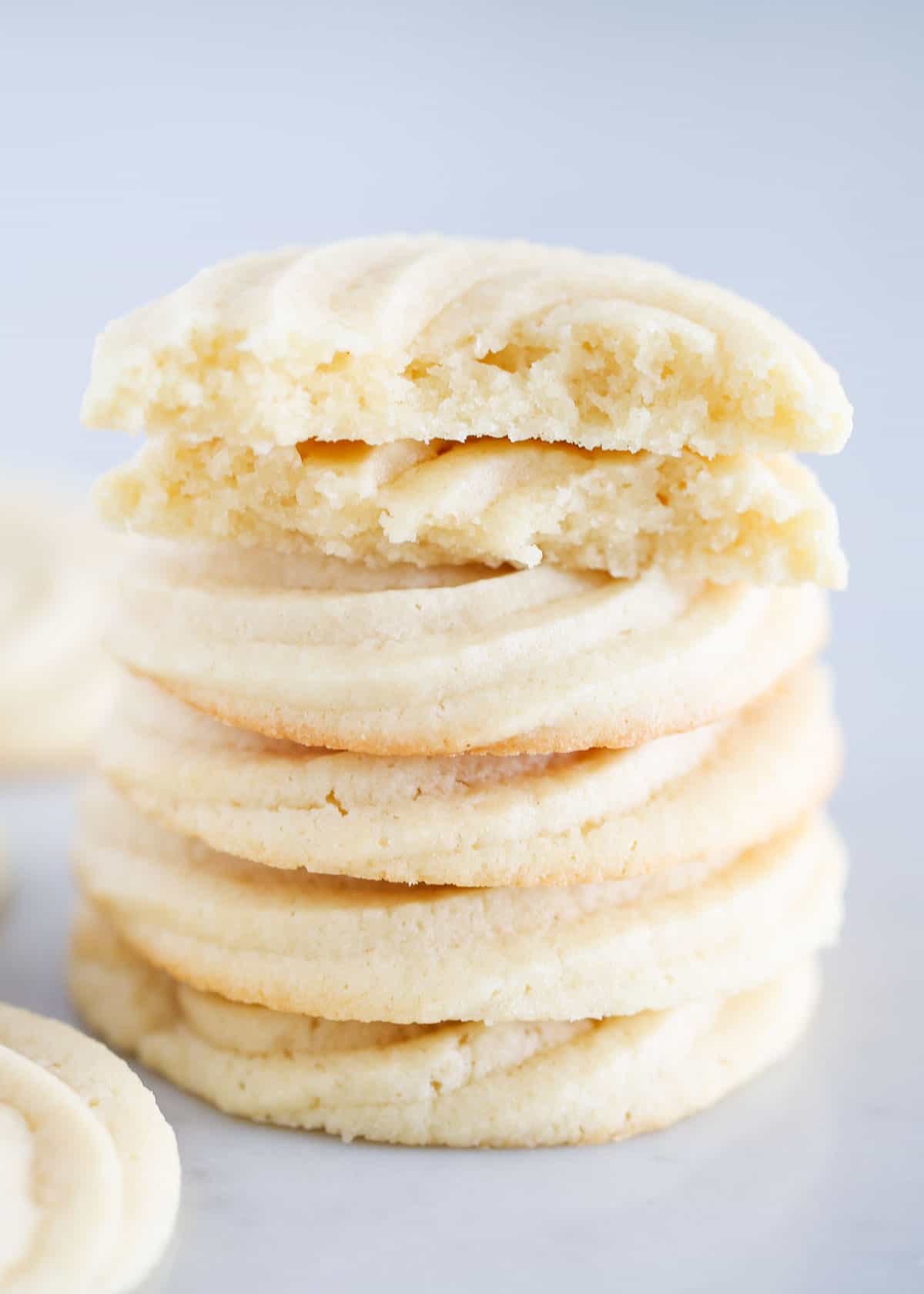 What is the swirly thing under my big cookie? (It has been here