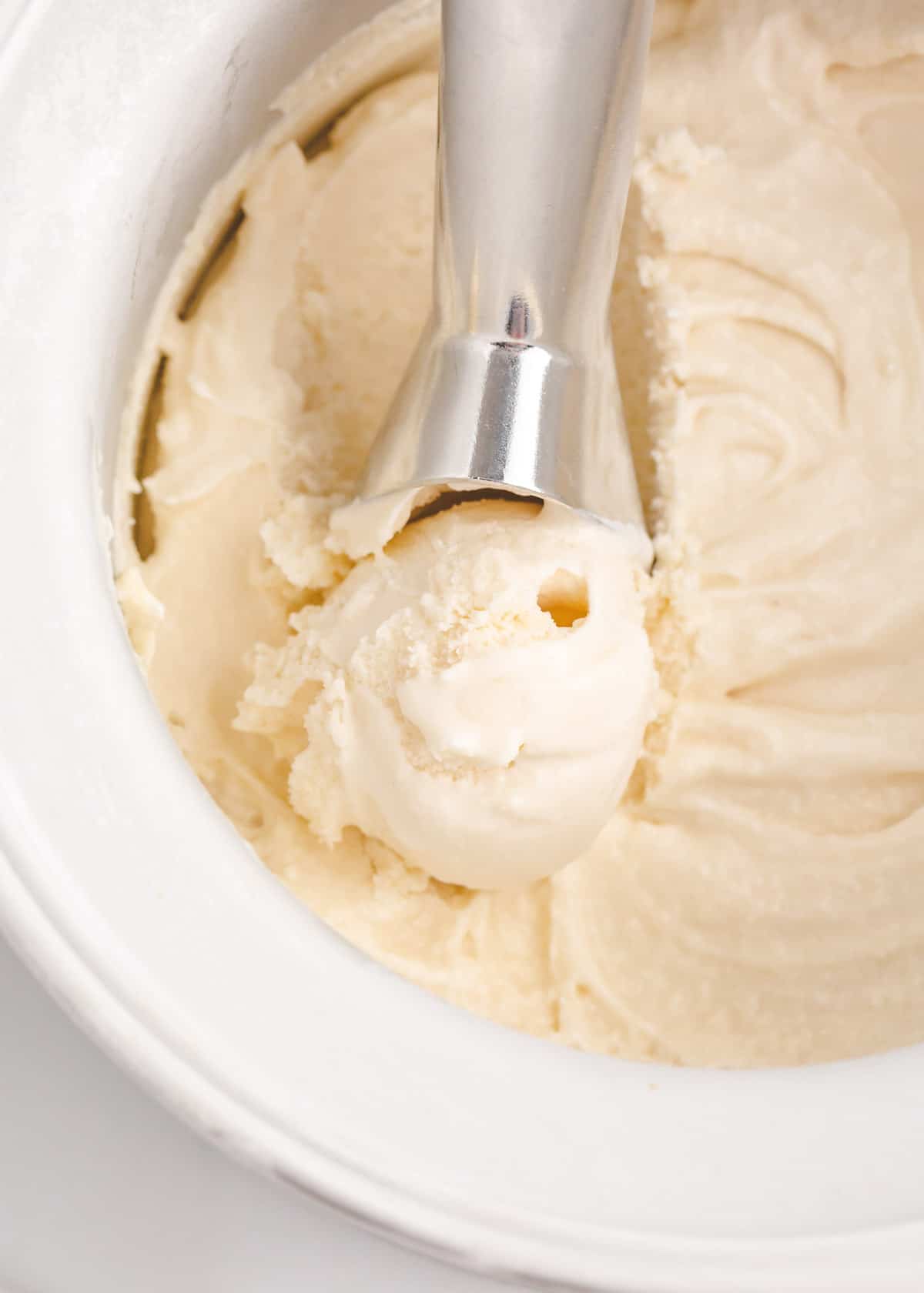 EASY Homemade Vanilla Ice Cream - I Heart Naptime