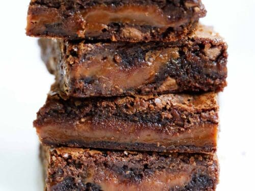 Hearty Fudge Brownies with Chocolate Syrup (Hearty Fudge Brownies with Chocolate Syrup)