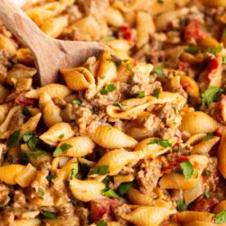 Taco pasta in a white pot.