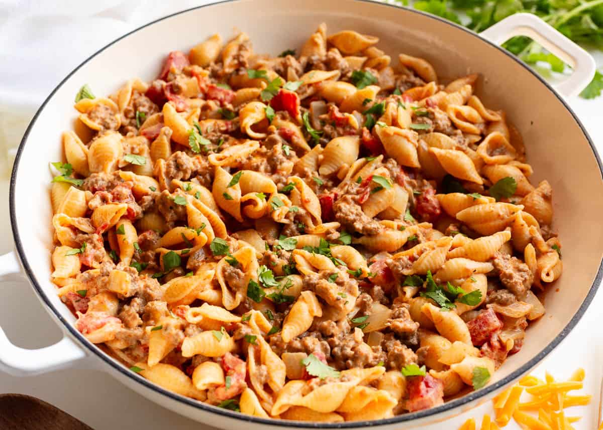 Taco pasta in a pot.