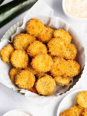 Fried zucchini in a basket.