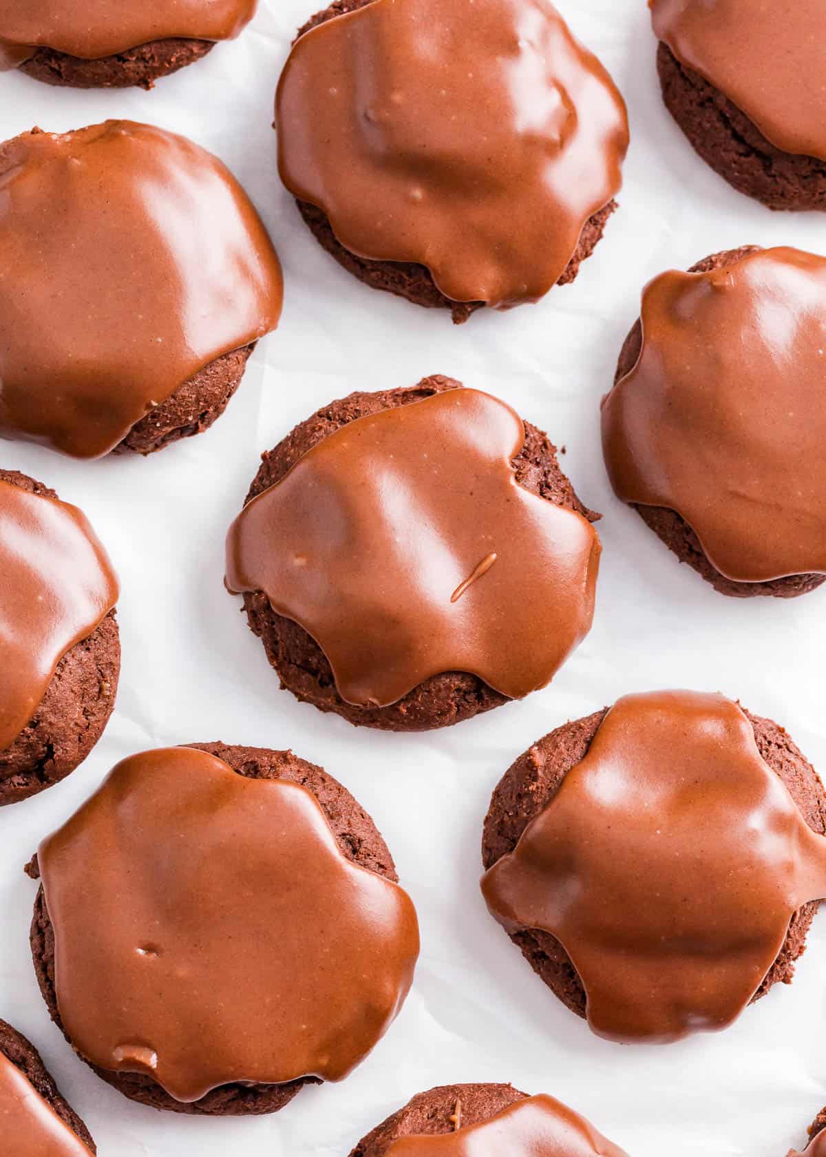 Grab your boxed cake mix, eggs, and butter, make a batch of 24 fudgy Texas sheet cake cookies, and add a delicious Texas sheet cake frosting on top! Texas sheet cake with glaze.