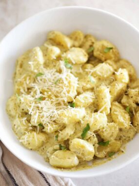 Pesto gnocchi in a bowl.