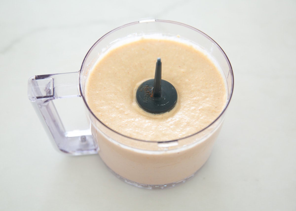 Showing how to make cottage cheese queso.