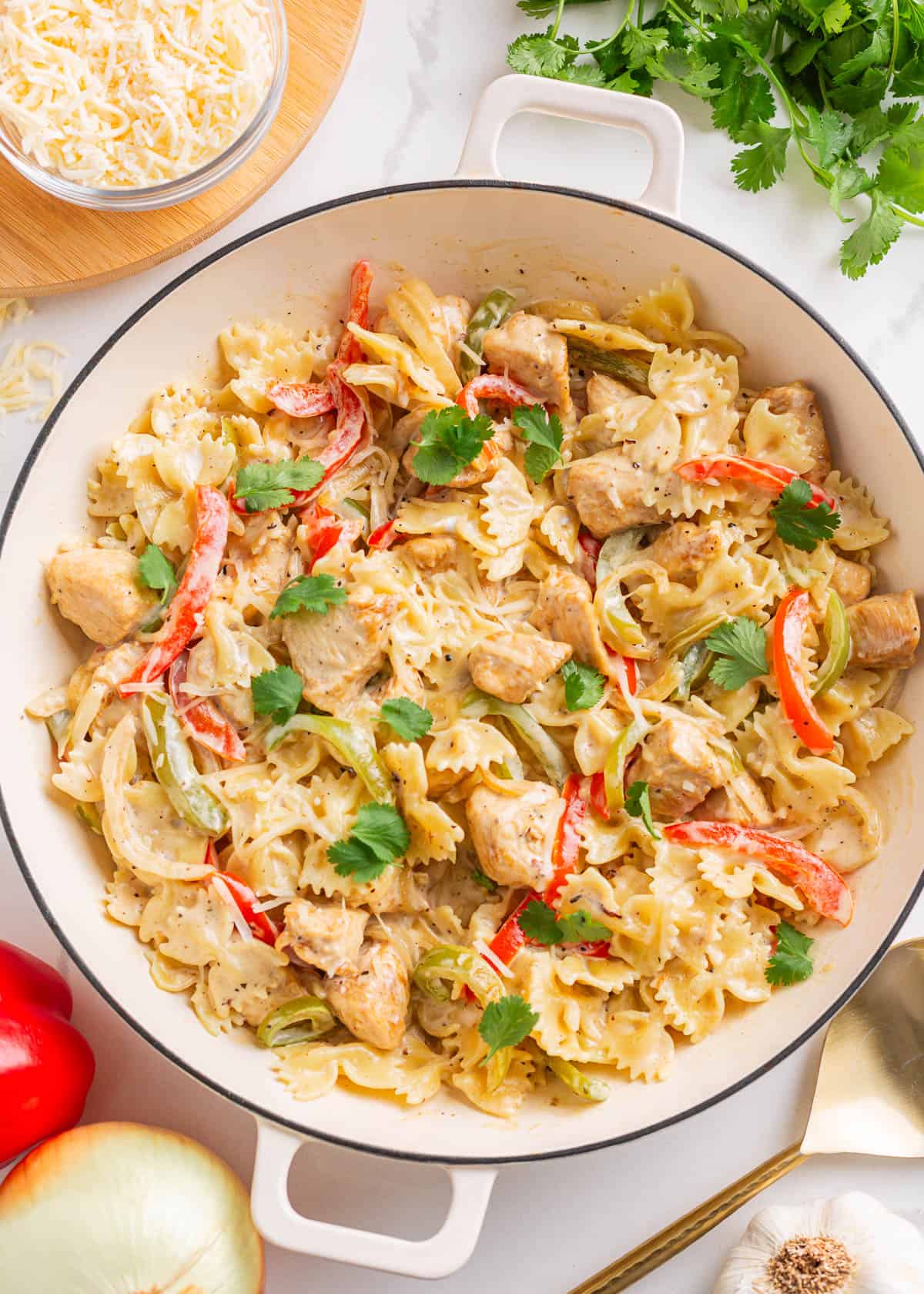 Chicken fajita pasta in a skillet. 