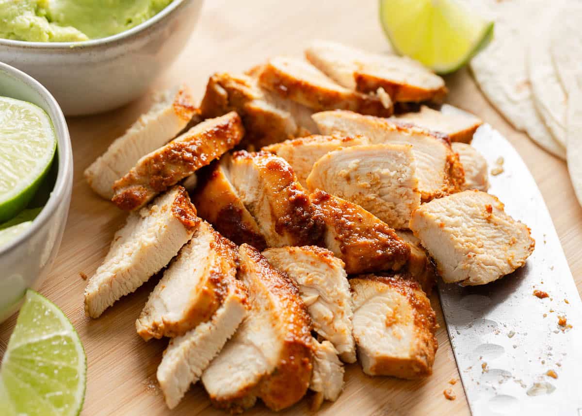 Sliced chipotle chicken recipe.